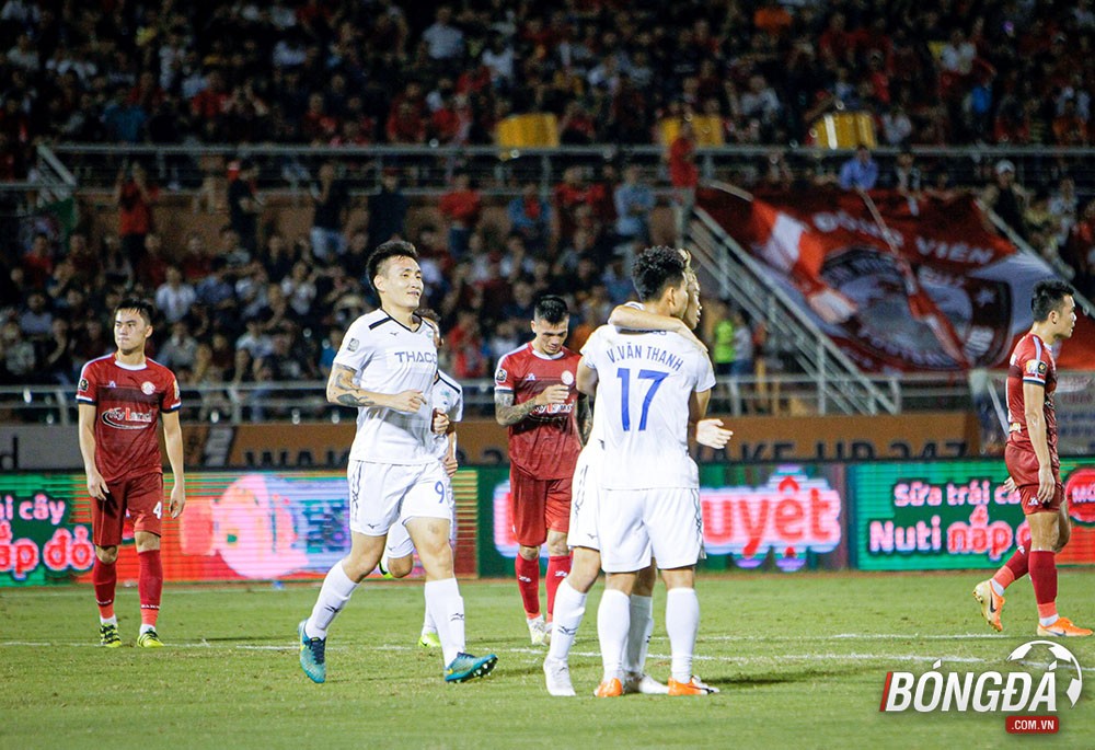 Ảnh sau trận HAGL - Bóng Đá