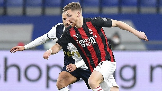 Quá phấn khích vì các học trò, HLV AC Milan có hành động lạ - Bóng Đá