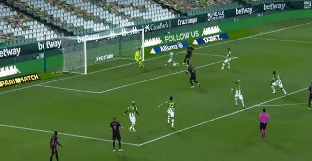 Trong phút chốc, Ramos từ 