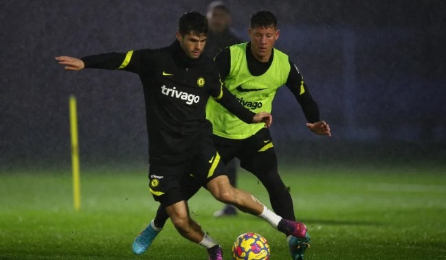 Chelsea đội mưa tập luyện, chờ tái xuất Ngoại hạng Anh - Bóng Đá