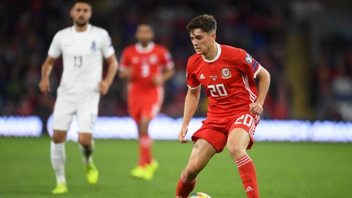 Man Utd fans hail Daniel James for Wales display and make Arjen Robben observation - Bóng Đá