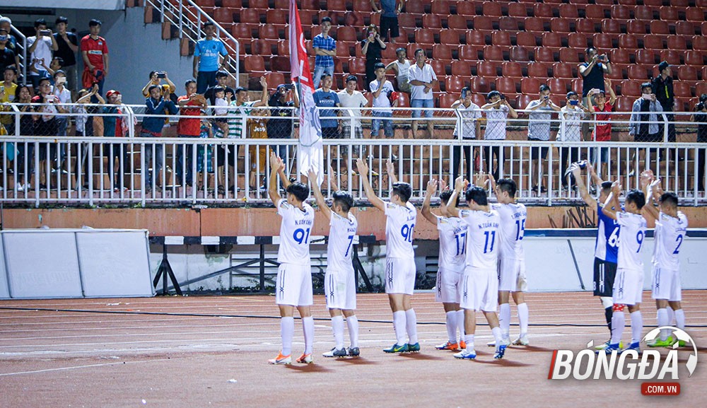 Ảnh sau trận HAGL - Bóng Đá