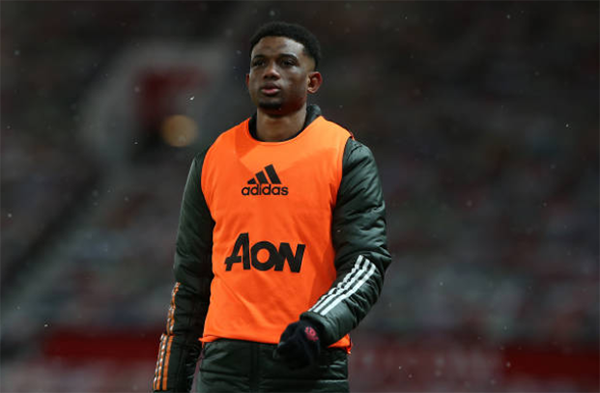 Diallo nhảy múa trước 3 cầu thủ Sociedad trong ngày ra mắt Man Utd - Bóng Đá