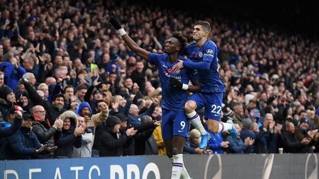 Pulisic dùng cả thân mình ghi bàn đầu tiên cho Chelsea - Bóng Đá