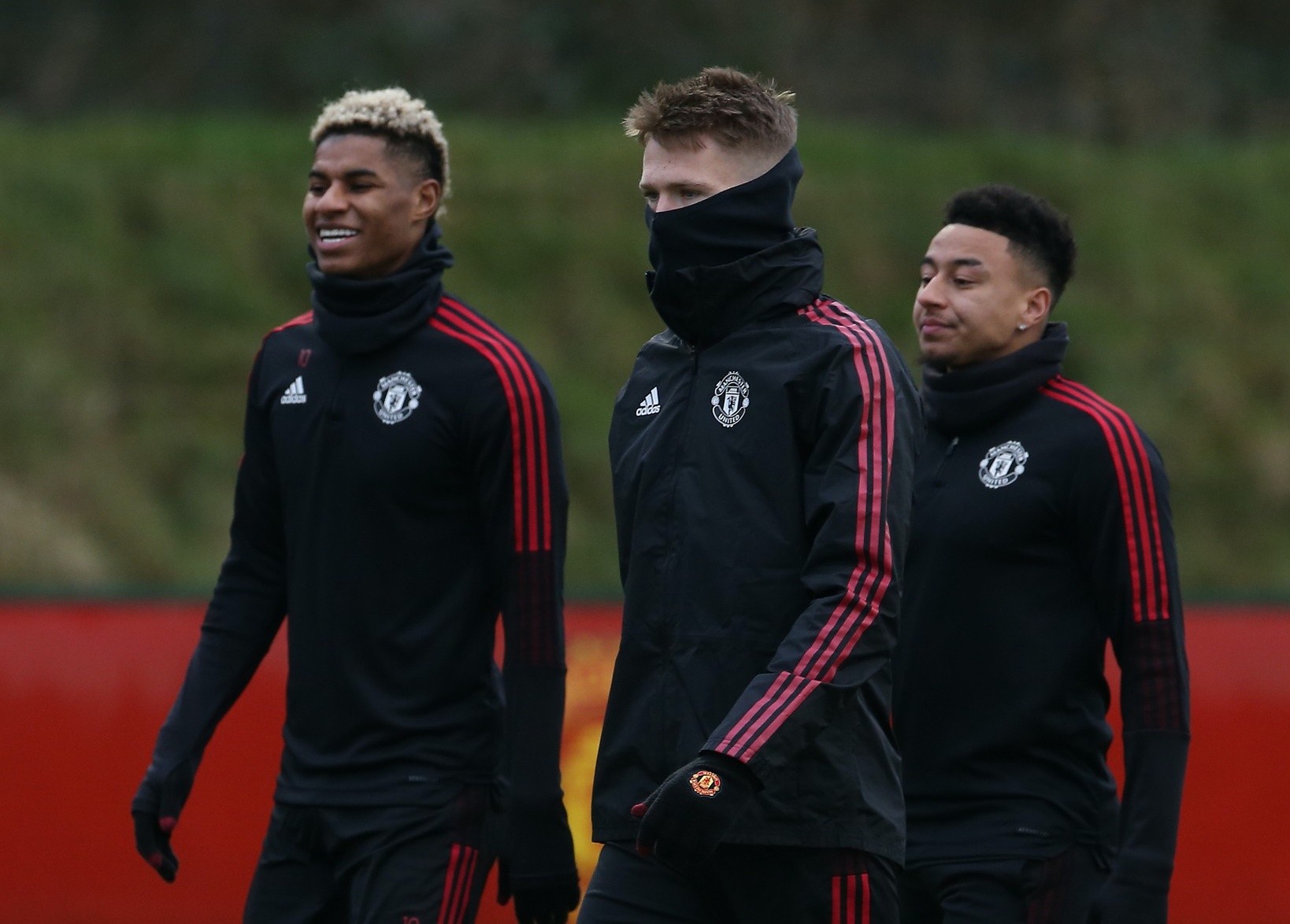 Cầu thủ Rangnick chờ đợi xuất hiện, lộ thái độ Ronaldo trên sân tập - Bóng Đá