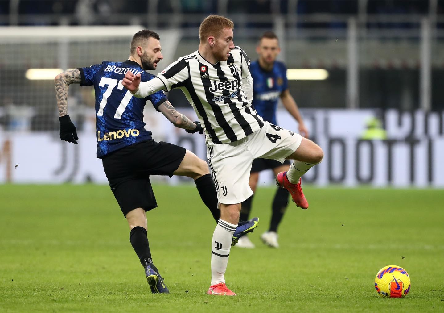 Đón Vlahovic, Juventus sắp để sao trẻ đến London - Bóng Đá