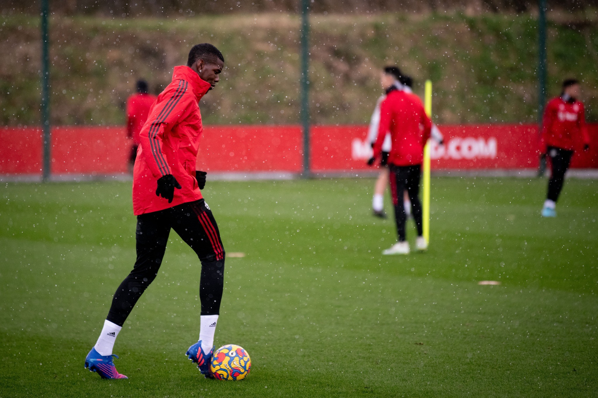 Đón 2 viện binh, sân tập Man Utd trở nên khác biệt - Bóng Đá