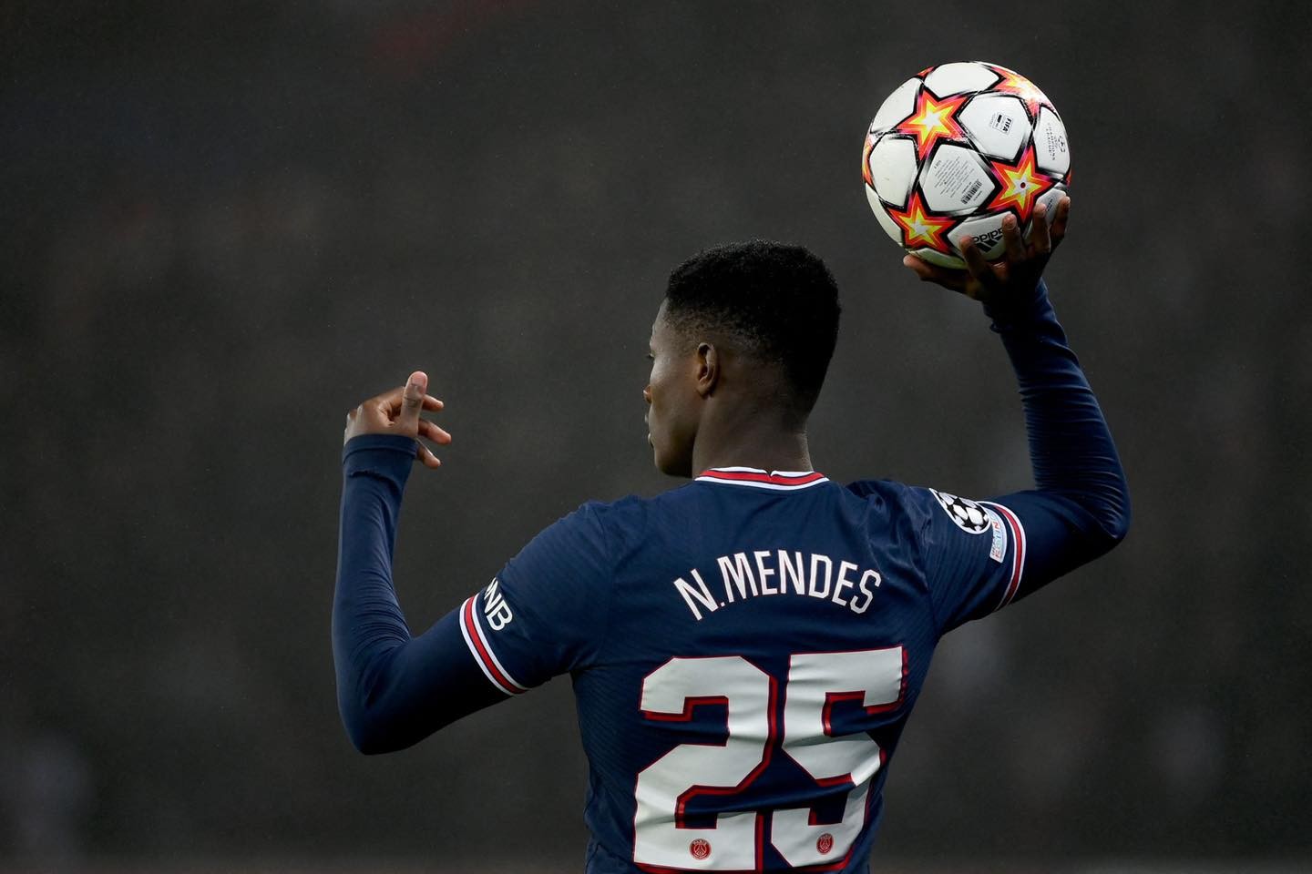 PSG chi 40 triệu, tự tin hoàn tất 1 chữ ký - Bóng Đá