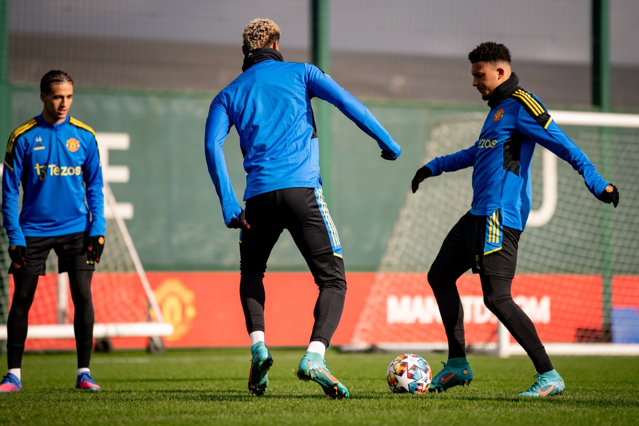 Xuất hiện nhân tố mới, lộ thái độ dàn sao Man Utd trên sân tập - Bóng Đá
