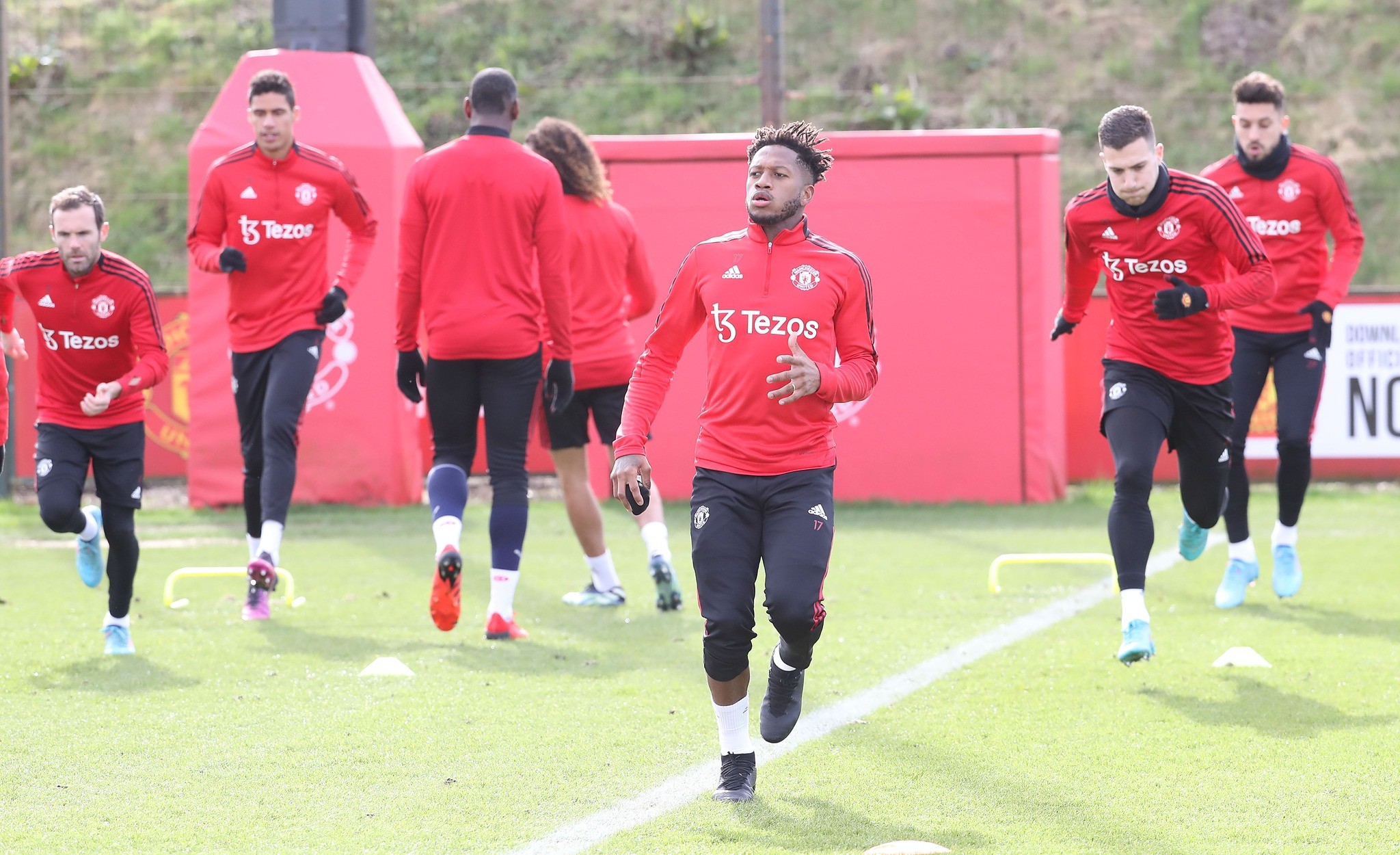Quyết tâm của Ronaldo, bất ngờ Rashford trên sân tập M.U - Bóng Đá