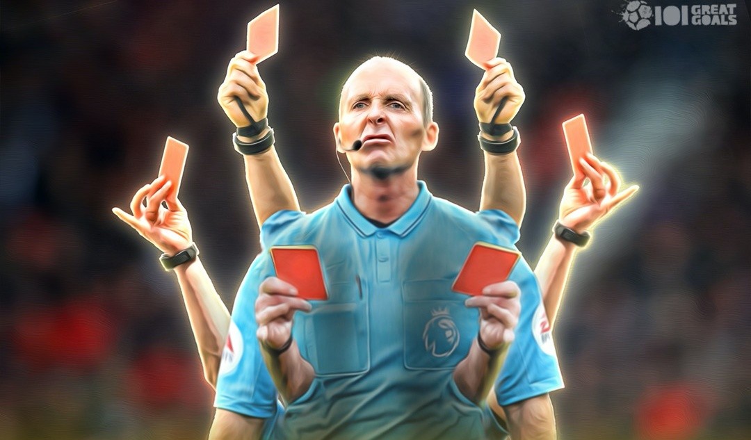 Những sự thật thú vị chưa biết về 'thánh rút thẻ' Mike Dean - Bóng Đá