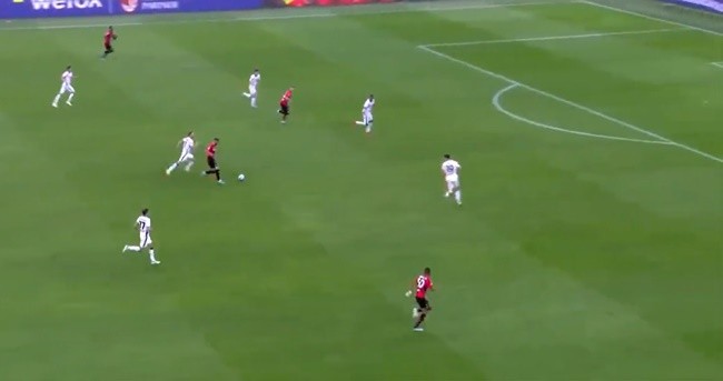 Theo Hernandez ghi bàn kinh điển giúp Milan tiến gần Scudetto - Bóng Đá