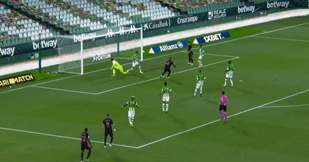 Trong phút chốc, Ramos từ 