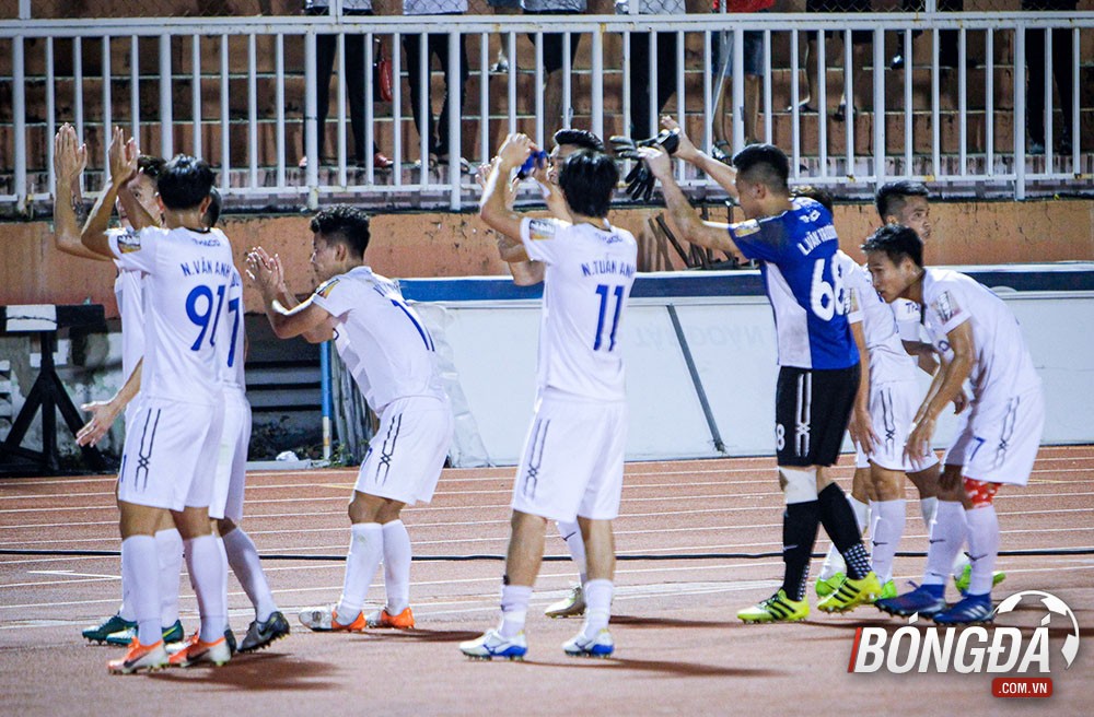 Ảnh sau trận HAGL - Bóng Đá