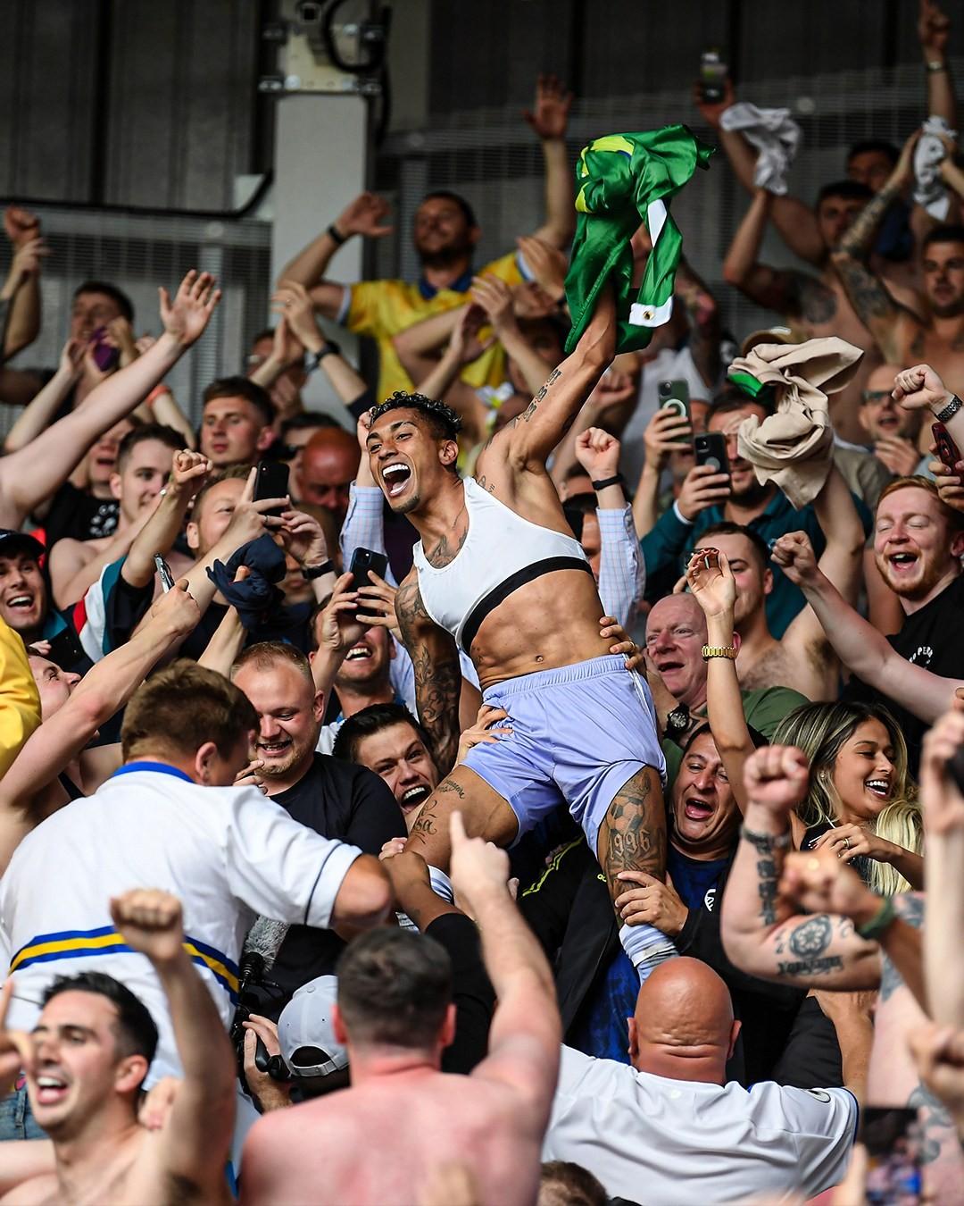 10 khoảnh khắc đáng nhớ nhất Premier League 2021/22 - Bóng Đá