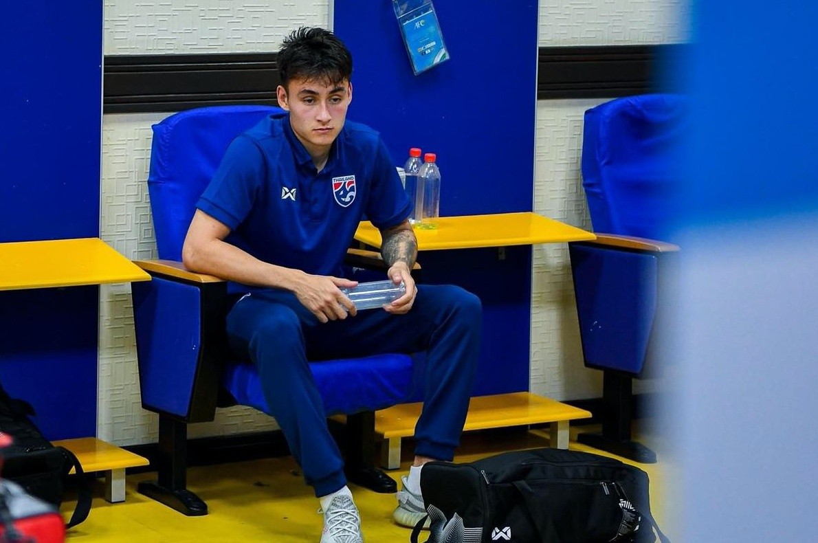 Cầu thủ và BHL Thái Lan thất thần, mặt tiu nghỉu sau khi bị loại - Bóng Đá