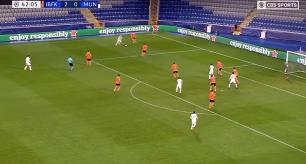 2 kiến tạo gần nhất của Shaw - Bóng Đá