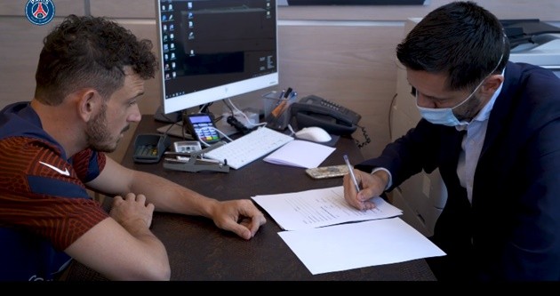 Alessandro Florenzi's first day in Paris - Bóng Đá