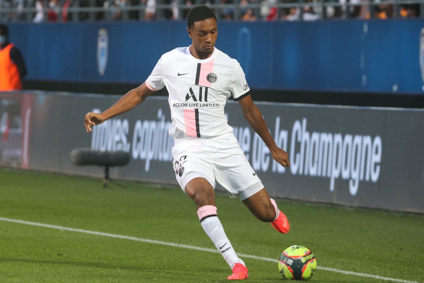 AC Milan muốn chiêu mộ người thừa của PSG - Bóng Đá