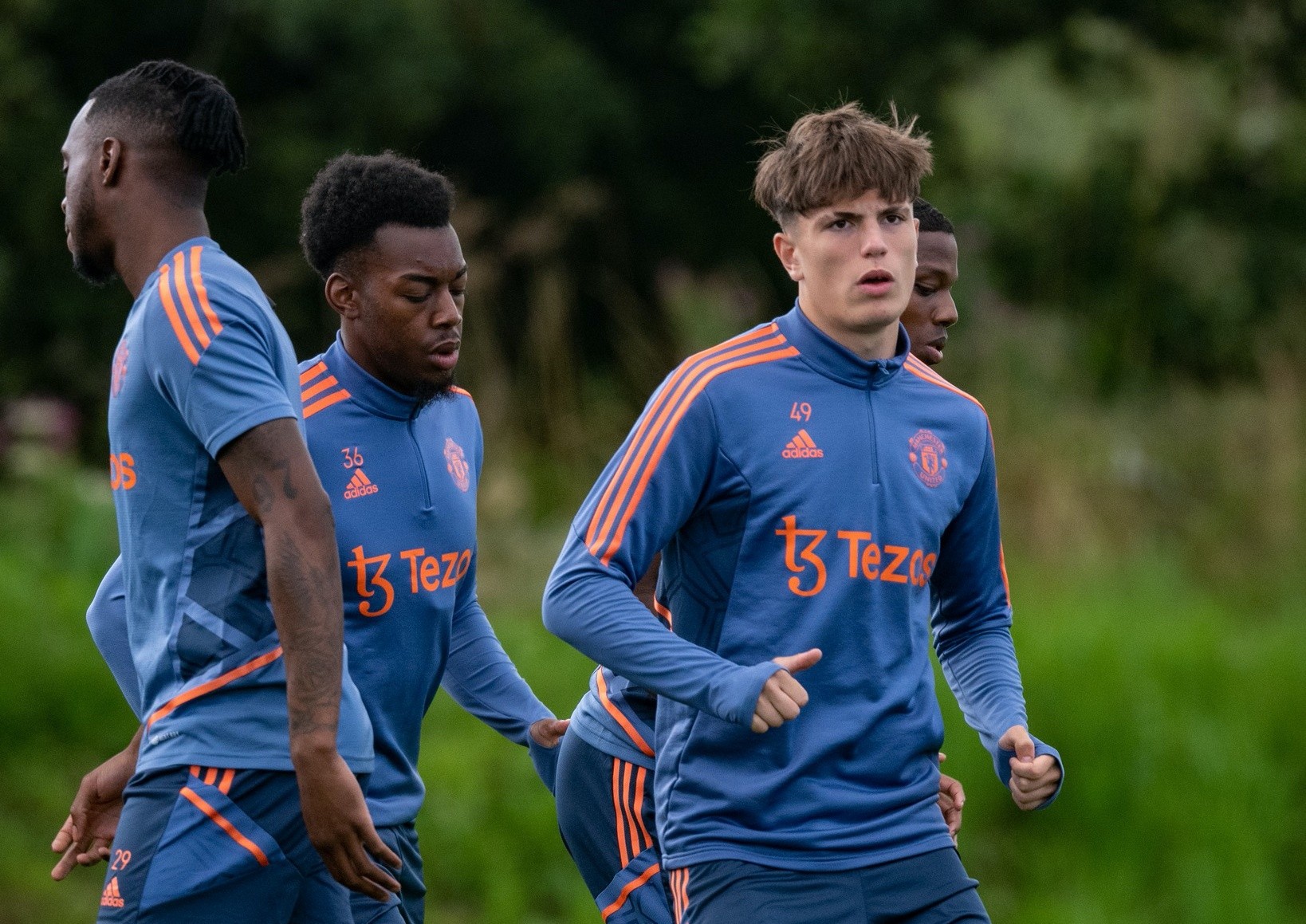 Thái độ của Ronaldo trên sân tập M.U trước nguy cơ dự bị trận khai màn - Bóng Đá