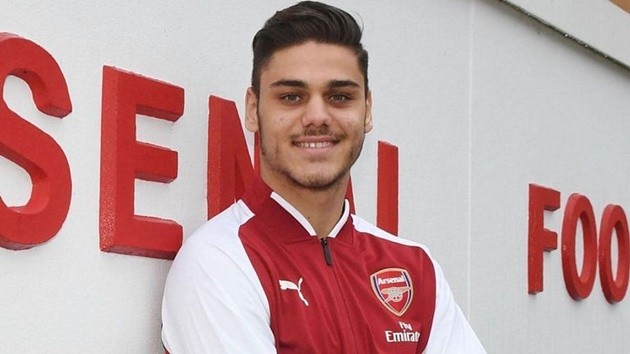 Stuttgart hoping to seal another loan for Arsenal’s Konstas Mavropanos - Bóng Đá