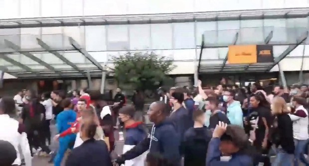 PSG trải thảm đỏ đón Messi hoành tráng - Bóng Đá
