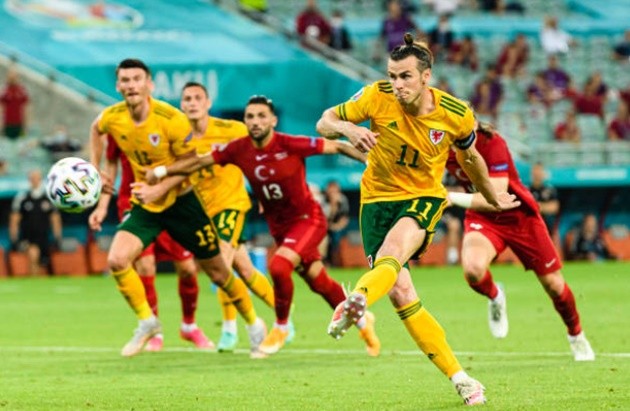 Bale trình diễn 2 bộ mặt, xứ Wales vượt ải Thổ Nhĩ Kỳ - Bóng Đá