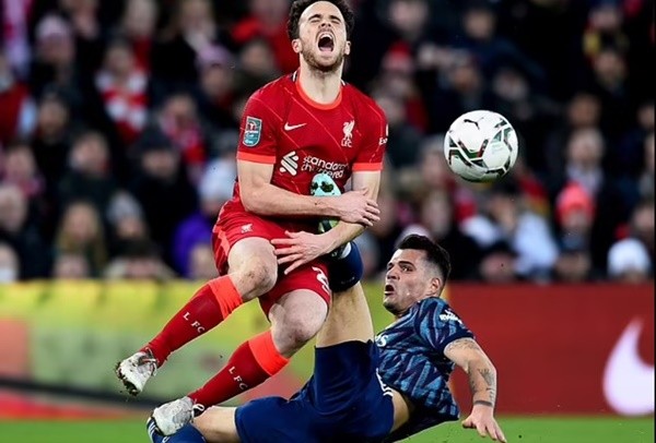 Ngôi sao 'trăm củ' rực cháy khiến Man Utd và châu Âu sửng sốt - Bóng Đá