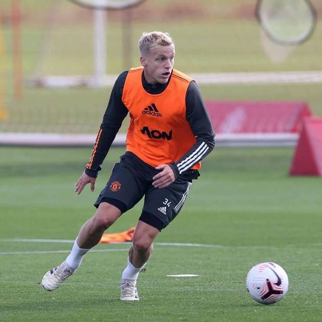  Jorginho bất lực, Chiellini xin 'miếng áo' Messi - Bóng Đá