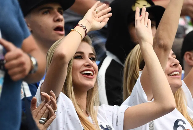 Pogba and wife Zulay relax at home with son Labile Shakur as Man Utd ace self-isolates after positive coronavirus test - Bóng Đá