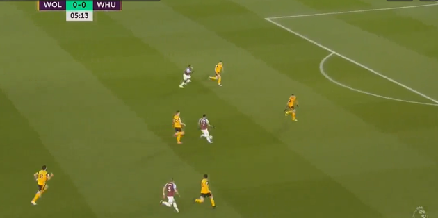 Watch Jesse Lingard dribble from inside own half to score goal  - Bóng Đá