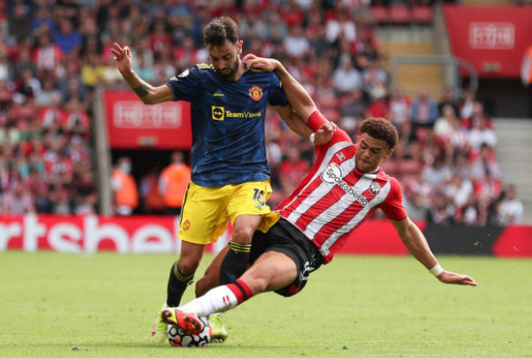 Ole Gunnar Solskjaer disagrees with Roy Keane about Bruno Fernandes' role in Southampton goal - Bóng Đá