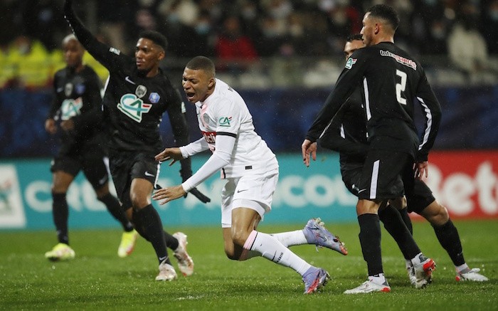 Mbappe lập hat-trick trong 18 phút - Bóng Đá