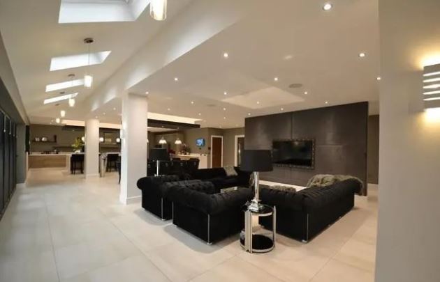 Manchester United Star Puts Incredible £3.5 Million House Up For Sale - Sergio Romero - Bóng Đá