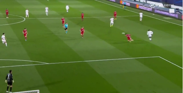 Watch Trent Alexander-Arnold’s awful header allow Marco Asensio - Bóng Đá