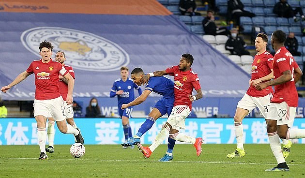 Chelsea có thêm đối thủ ở thương vụ Kimpembe - Bóng Đá