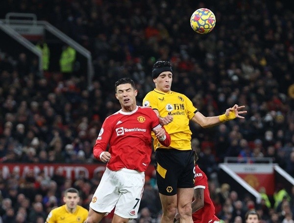 Mở màn Premier League: Ten Hag, Gerrard ê chề  - Bóng Đá