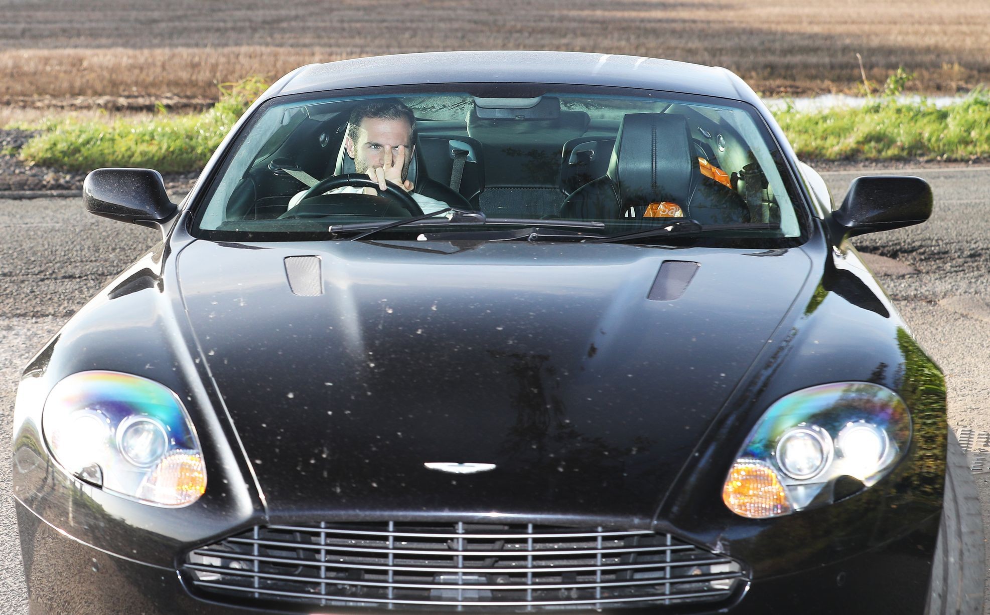 5 tin đồn chuyển nhượng không bao giờ xảy ra ở NHA - Bóng Đá