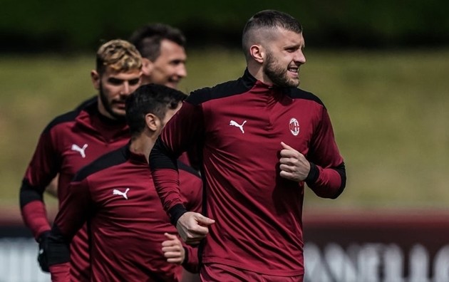 Ibra vắng mặt trong buổi tập của AC Milan - Bóng Đá