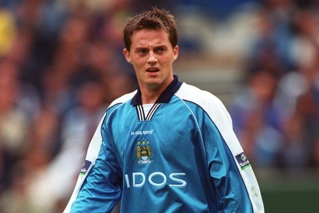 Từ Schmeichel đến Tevez: 7 cái tên từng khoác áo Man Utd và Man City - Bóng Đá