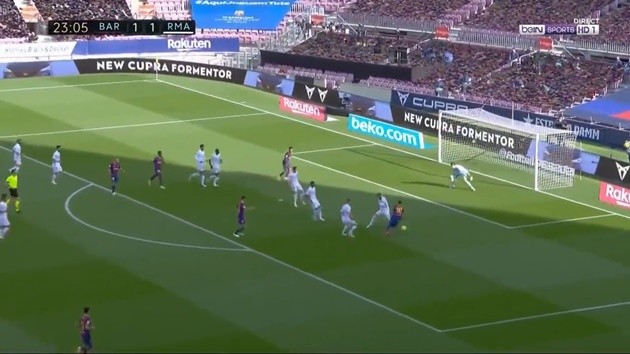 Lionel Messi skill against Sergio Ramos - Bóng Đá