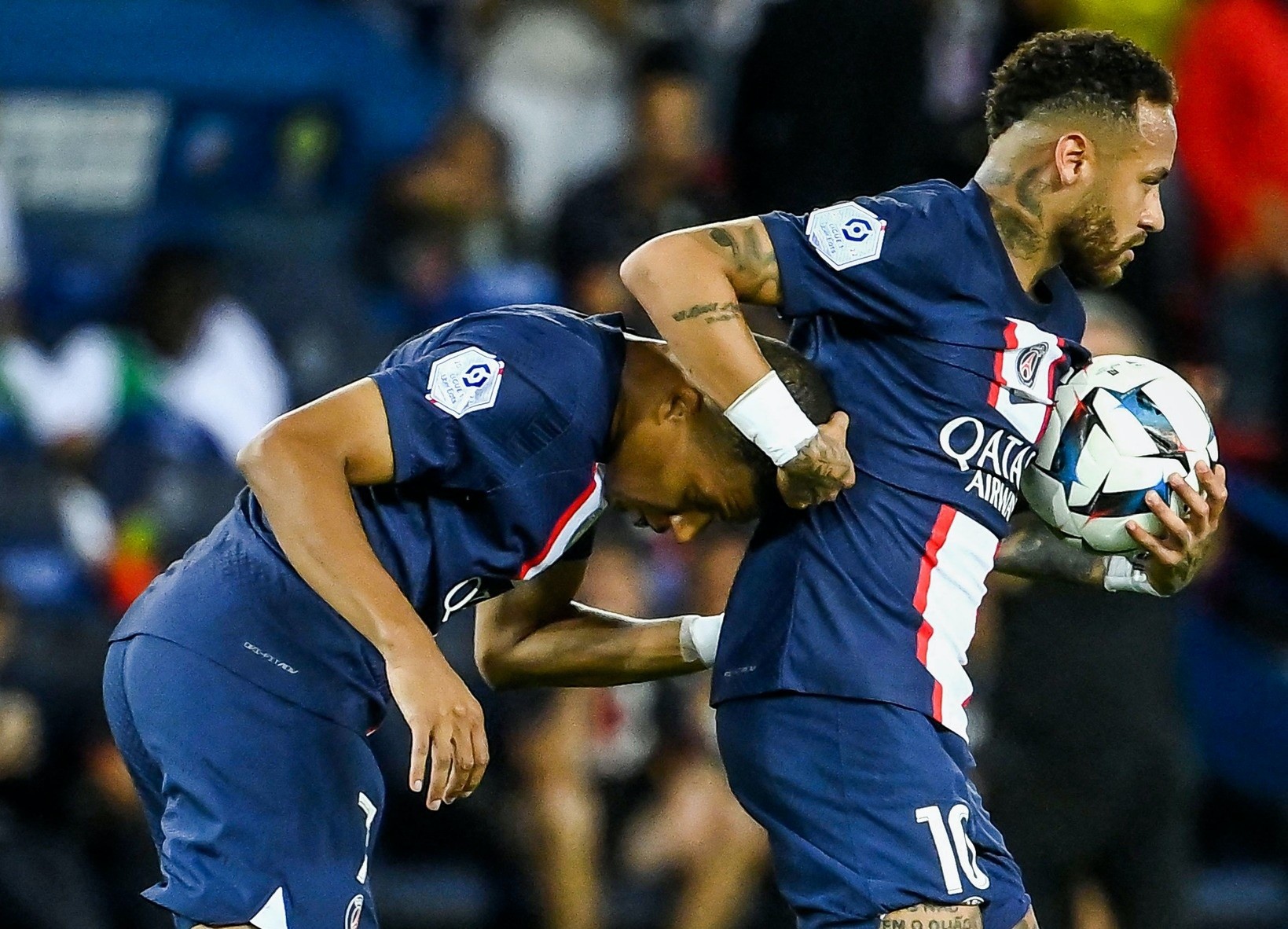 Neymar đá penalty trước Mbappe, PSG tránh trận thua bẽ mặt - Bóng Đá