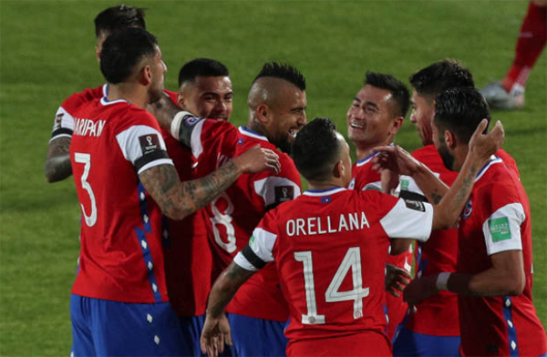 Ảnh sau trận Chile vs Peru - Bóng Đá