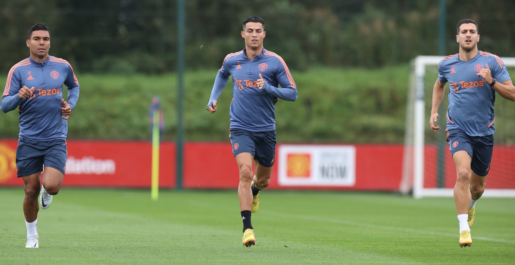 Ronaldo cực căng trên sân tập,  - Bóng Đá