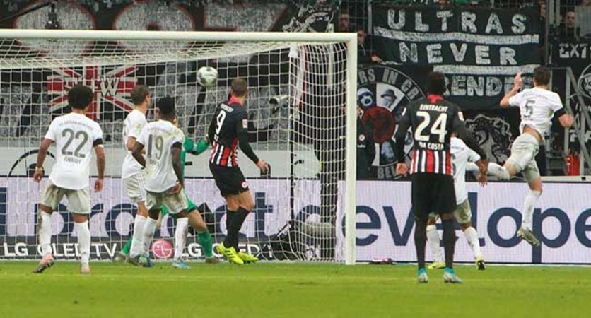 Thảm bại, BLĐ Bayern phản ứng khó tin trên khán đài - Bóng Đá