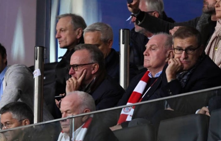 Thảm bại, BLĐ Bayern phản ứng khó tin trên khán đài - Bóng Đá