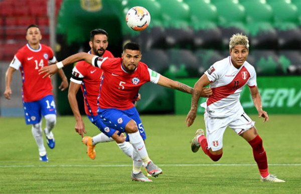 Ảnh sau trận Chile vs Peru - Bóng Đá