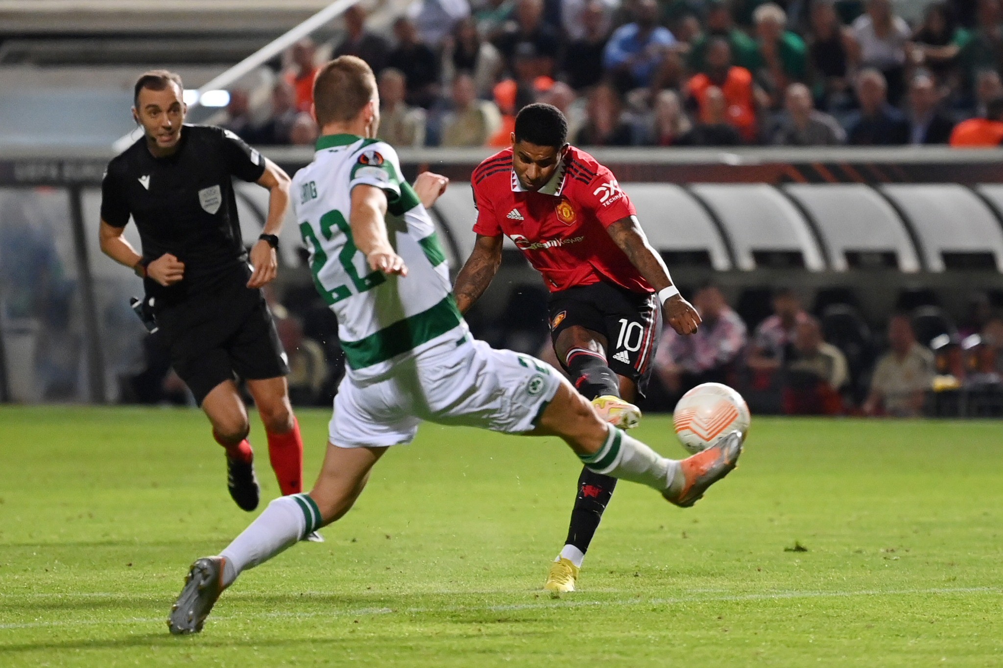 Xuất hiện cầu thủ lột xác mạnh mẽ nhất ở Man Utd - Bóng Đá