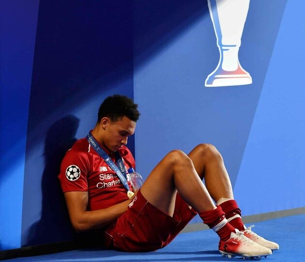 Trent Alexander-Arnold 22 tuổi - Bóng Đá