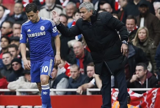 Jose Mourinho claims Eden Hazard 'doesn't work much' and is 'AWFUL' in training - Bóng Đá